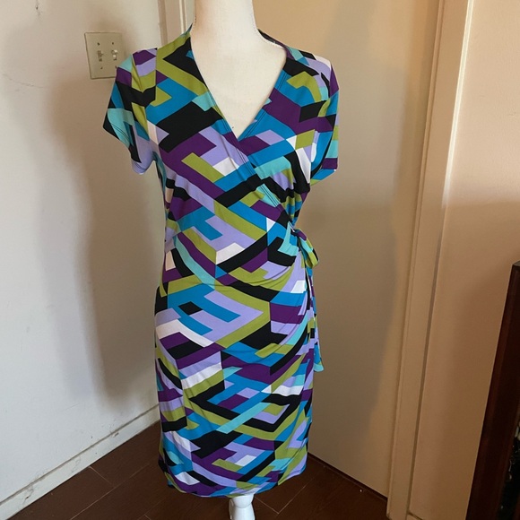 Emma & Michele Wrap Dress purple Green geometric print short sleeves size large - Picture 4 of 15